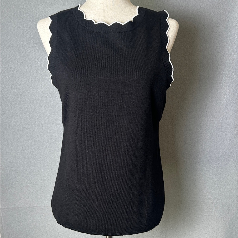 Cable & Gauge Scalloped Sleeveless Top Classic Minimalist quiet luxury‎ Sz L